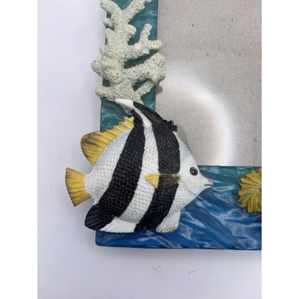 Vintage 3D Textured Tropical Fish Picture Frame Ocean Beach Vacation Island